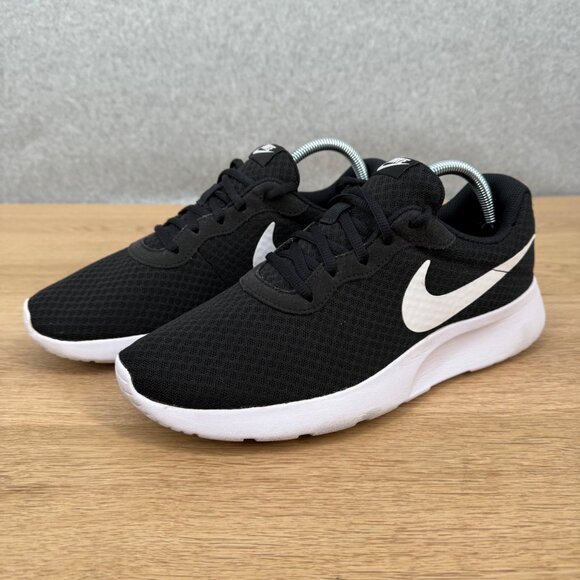Nike Womens Tanjun Running Shoe Size 11 White Black Active Athletic 812655 - Picture 1 of 12